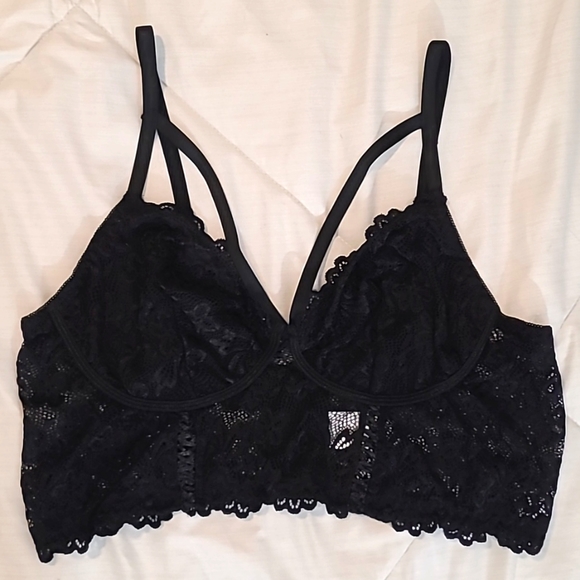 Pretty Lace Bra - Picture 1 of 6